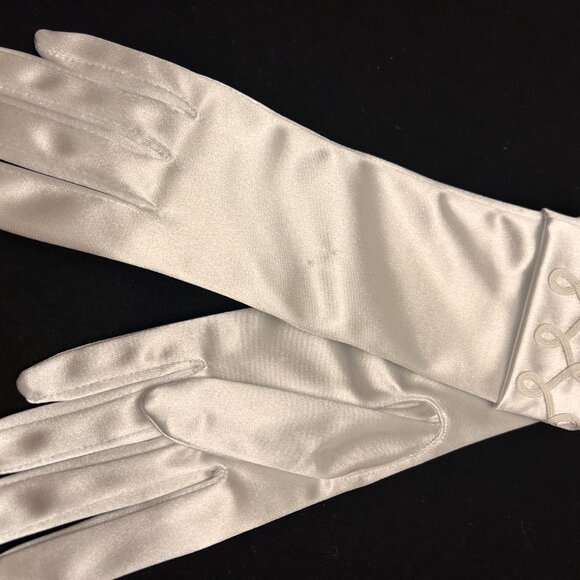 New Bridal Gloves: Size S/M - Picture 3 of 6